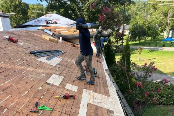 Quality RRC roofing contractors installing CertainTeed Landmark Pro shingles in Brentwood TN
